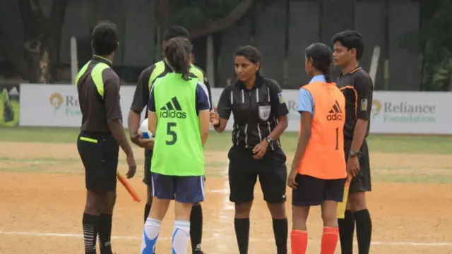 சவால் மிக்கது கால்பந்து நடுவர் பணி