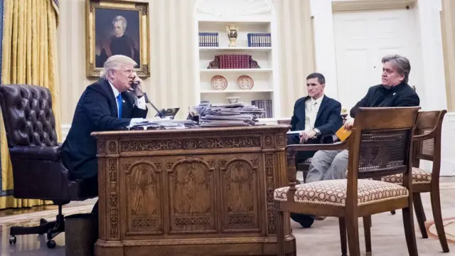 Дональд Трамп, Майкл Флинн и Стив Бэннон