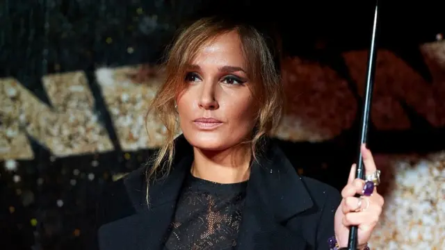 جولیا ډوکورنانو د خپل لومړني فلم لپاره یې د ساترلېنډ جایزه واخسته