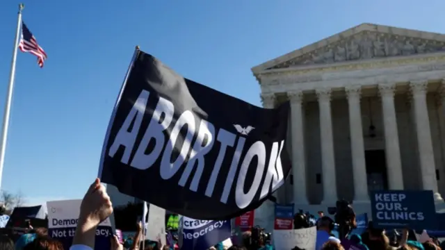 Protesto sobre aborto na frente da Suprema Corte dos EUA