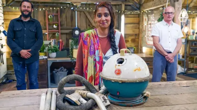 Memperbaiki barang rusak