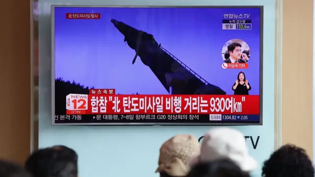 التلفزيون في كوريا الشمالية يبث لحظة الإطلاق