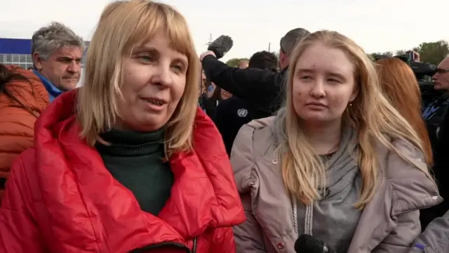 إيرين وابنتها الخارجتان من أزوفستال