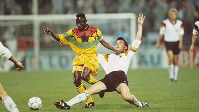بسیاری عبدی پله را معروف‌ترین بازیکن تاریخ فوتبال غنا می‌دانند