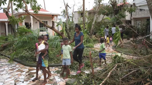 Desalojo de un hotel en Les Cayes, Haití