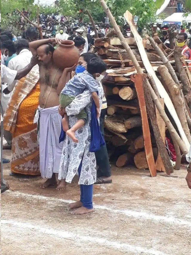 సంతోష్ బాబు అంత్యక్రియలు