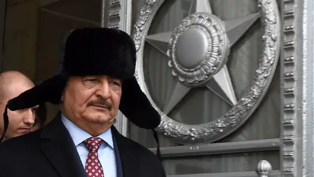 Хафтар во время визита в Москву