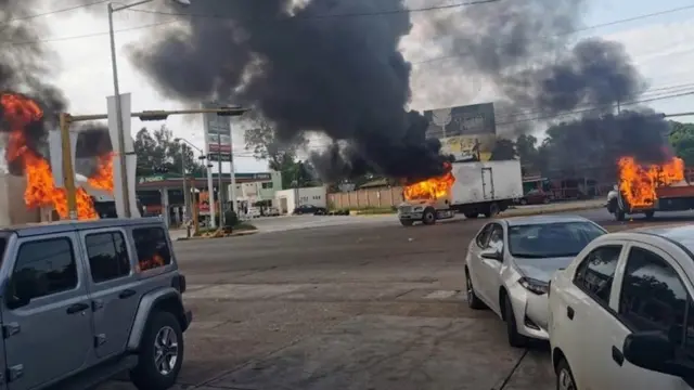 Violencia en Culiacán: las imágenes del caos y la violencia desatada en la ciudad mexicana por el intento de captura de Ovidio Guzmán López - BBC News Mundo
