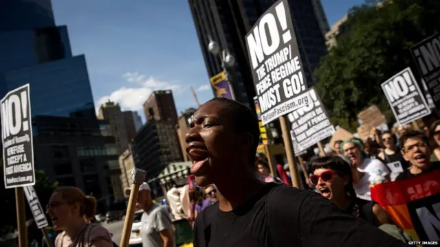 Pawai supremasi kulit putih