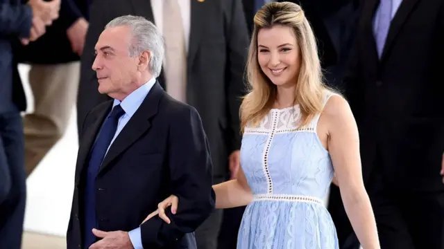 Michel Temer acompanhado pela primeira-dama Marcela Temerxxxsport betBrasília