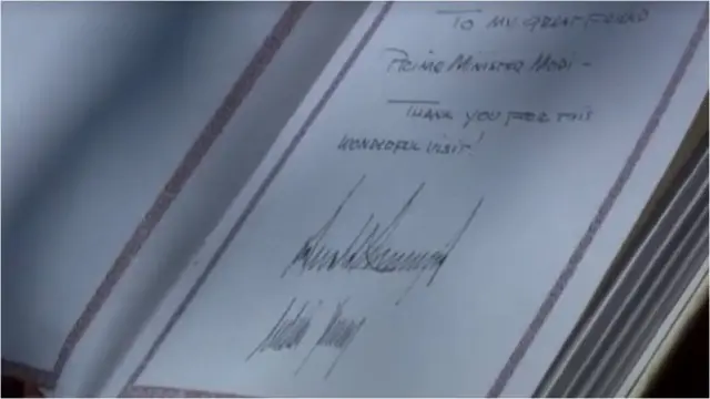 సబర్మతి ఆశ్రమంలో సందర్శకుల పుస్తకంలో ట్రంప్ సందేశం