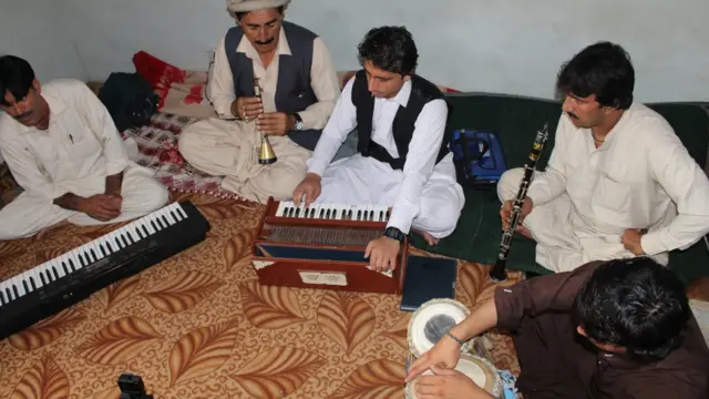 موسیقی، پاڑہ چنار