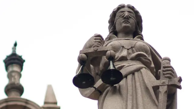 中國香港特區終審法院大樓樓頂的正義女神泰美斯（Themis）雕像（資料圖片）