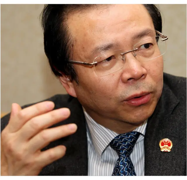 赖小民是2018年4月在被中纪委宣布调查，同年10月被开除党籍和公职。