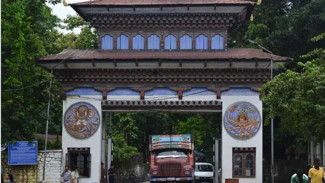 भारत-चीन विवाद के बीच भूटान क्यों आया चर्चा में?