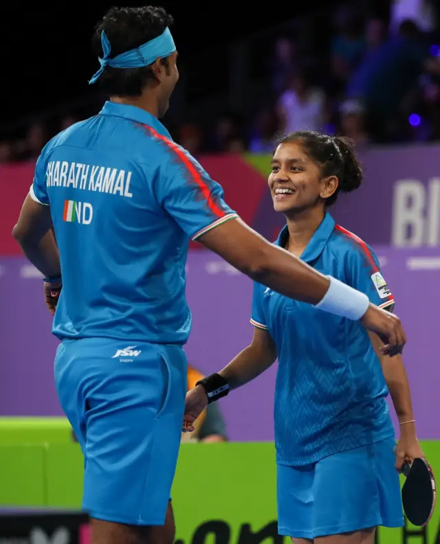 अचिंता शरत कमल और श्रीजा अकुला ने 7 अगस्त को टेबल टेनिस के मिक्स्ड डबल्स मुक़ाबले में स्वर्ण पदक जीता