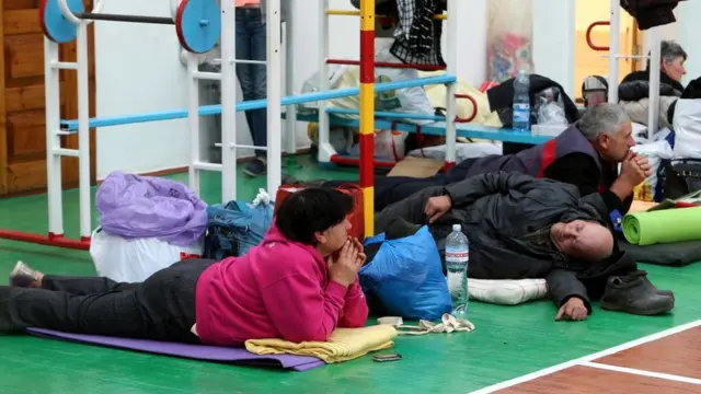 Люди, евакуйовані через пожежу, у школі №6 у Вінниці