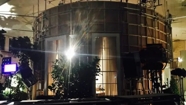 为2018年影片《水门事件》而制作的场景（Credit: OCTOBER FILMS）