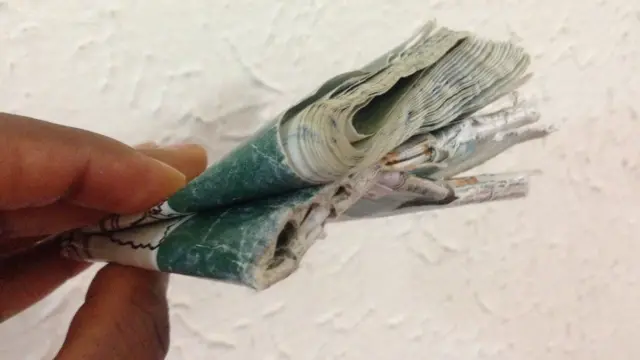 ልጃገረዶቹ ማስታዎሻዎቻቸውን በመቅበር ወይ በውስጥ ሱሪያቸው በመወሸቅ ይደብቋቸው ነብር