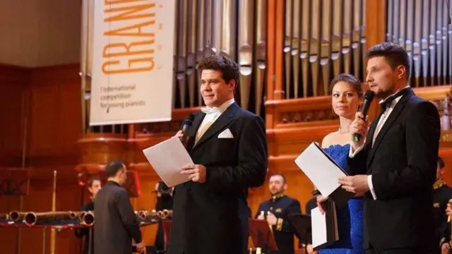 Денис Мацуев ведет концерт