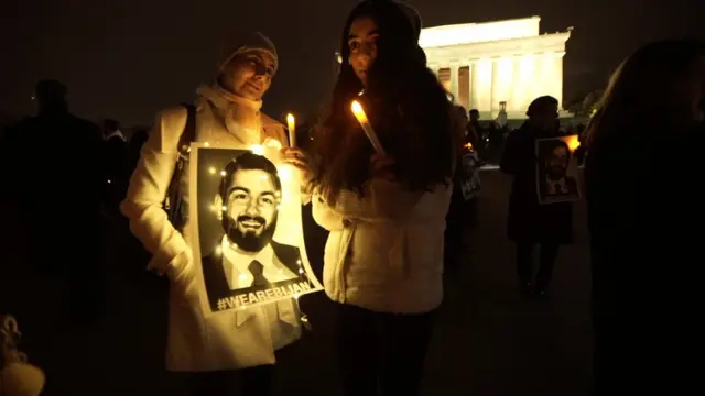 یادبود بیژن قیصر جلوی یادبود آبراهام لینکلن برگزار شد چون اینجا یکی از نقاط موردعلاقه او بوده است
