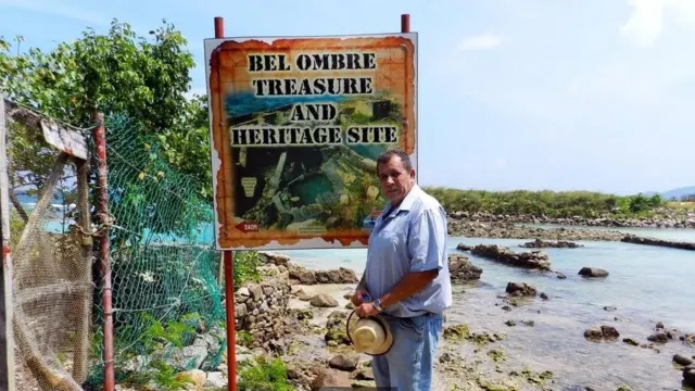 对于继承了父亲寻宝事业的约翰来说，寻宝已经成为了他的生活