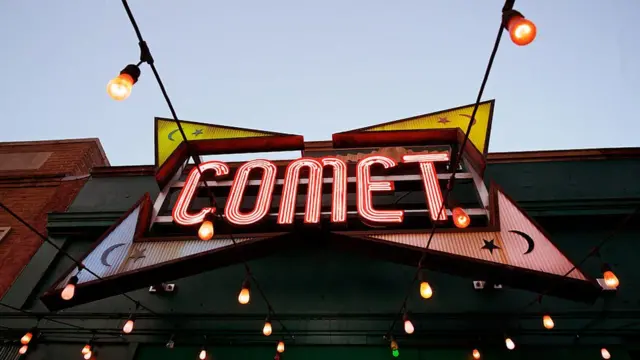 Трамп проти педофілів, сатаністів і світової змови. Коротка історія руху QAnon