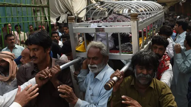 سیہون شریف میں دھماکہ