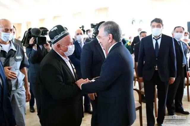 Ўзбекистон президенти Навоийда