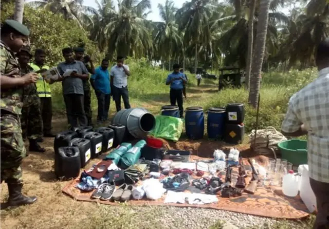 கண்டெடுக்கப்பட்ட ஆயுதங்கள்