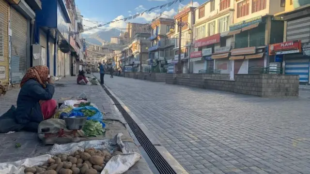 இந்திய - சீன எல்லை பதற்றம்: லடாக் நிலப்பரப்பின் பிரச்சனை என்ன?