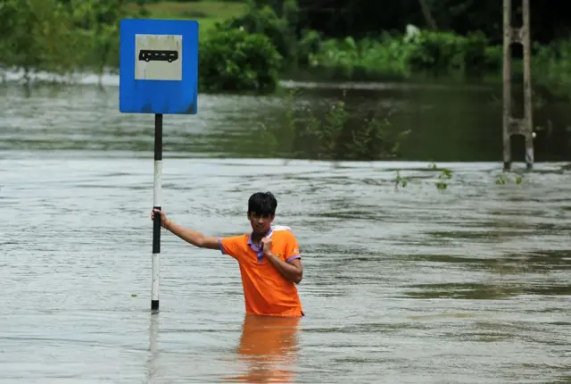 சப்ரகமுவ மாகாணத்தில் ரத்தினபுரி மாவட்டம் - 49 பேர் கேகாலை மாவட்டம் - 02 பேர் என்ற எண்ணிக்கையில் உயிரிழப்புகள் இடம் பெற்றுள்ளன