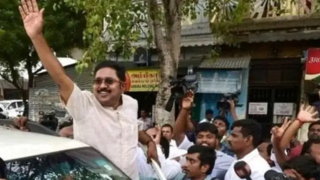 தினகரன்