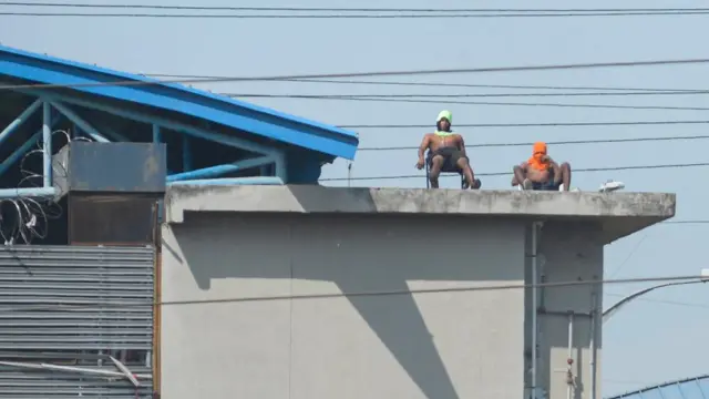 Prisoners scaled the roof of the Litoral prison during a deadly fight