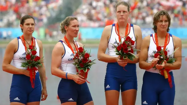 Annie Vernon dan tim dayung Inggris di Olimpiade 2008