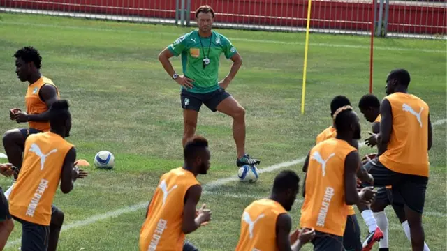 Herve Renard en entrainement avec la sélection ivoirienne le 22 janvier 2015 à Malabo