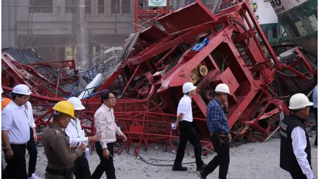 วิศวกรตรวจดูโครงสร้าง