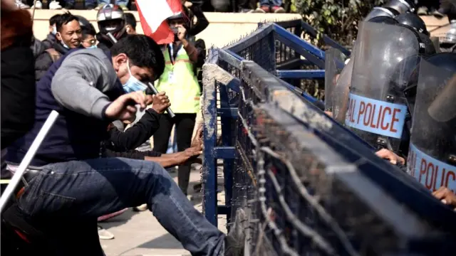 बानेश्वर क्षेत्रमा एमसीसी विपक्षमा प्रदर्शन