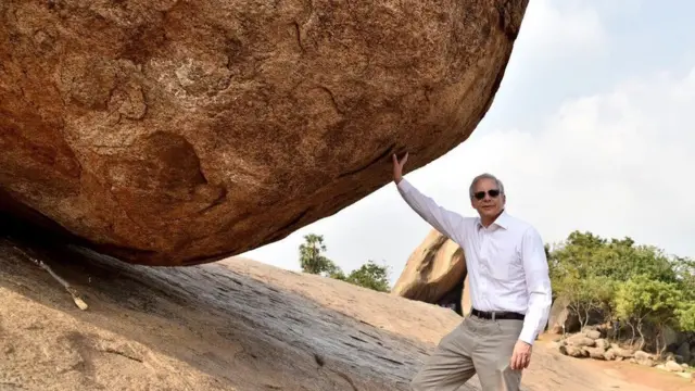 தெருவோர டீ கடையில் டீ ஆற்றிய அமெரிக்க தூதர்