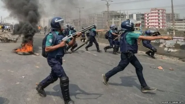 ਬੰਗਲਾਦੇਸ਼ ਵਿੱਚ ਪਿਛਲੇ ਤਿੰਨ ਦਿਨਾਂ ਤੋਂ ਜਾਰੀ ਹਿੰਸਕ ਵਿਰੋਧ ਪ੍ਰਦਰਸ਼ਨਾਂ ਜਾਰੀ ਹਨ