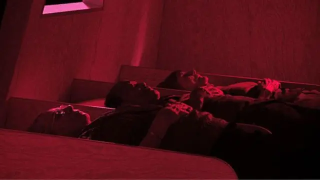 पाण्यावरचं घर