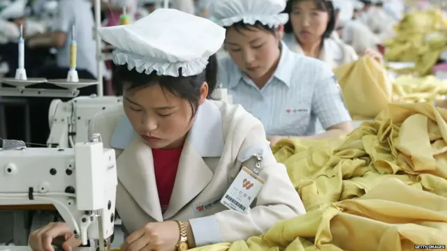 उत्तर कोरिया की महिला सैनिक