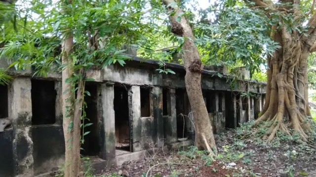 ভগ্নপ্রায় উদ্বাস্তু শিবির