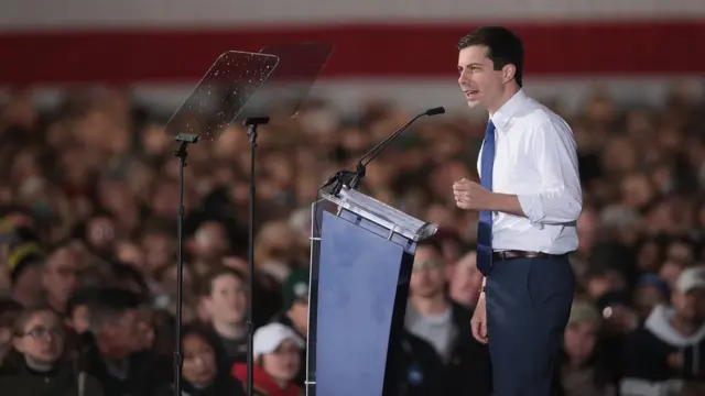 Mu kwiyamamaza kwe yibanda cyane kuri politiki yo kugabanya intwaro mu baturage