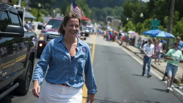 హౌస్ ఆఫ్ రెప్రజెంటేటివ్స్‌కు పోటీ చేస్తున్న డెమోక్రాట్ టాలీ సెర్జెంట్