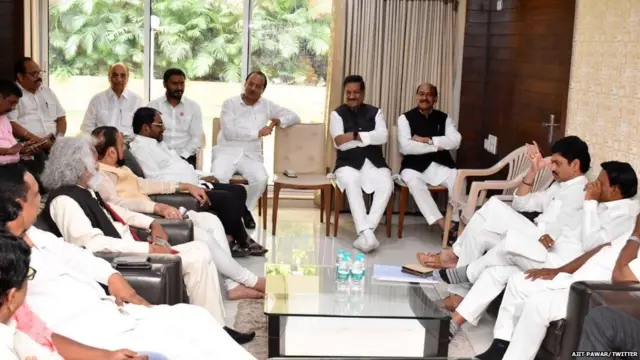 अजित पवार, राष्ट्रवादी, बैठक