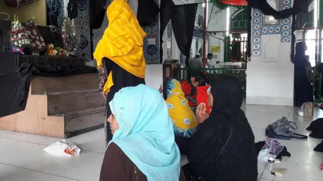 সুন্নী শিয়া সবাই আসেন হোসাইনি দালানে।