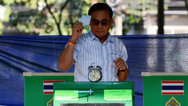 پرایوت چان-او-چا سال ۲۰۱۴ در یک کودتای نظامی به قدرت رسید