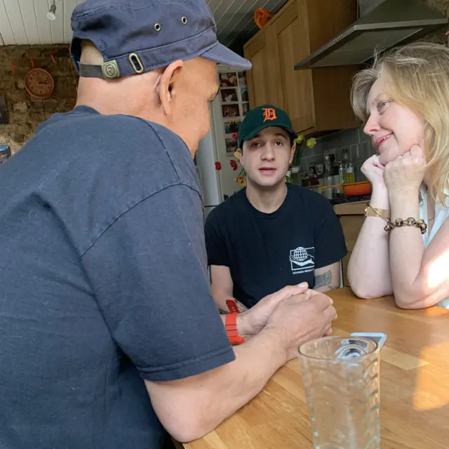 Tony, Morgan e Sue Elliott-Nicholls