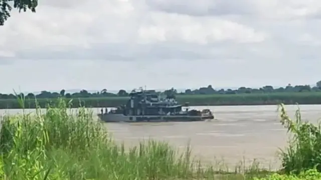 ကနီမြို့နင်ယ်ထဲမှာ စက်တင်ဘာလ အတွင်းကတွေ့ရတဲ့ စစ်သင်္ဘောတစ်စီး